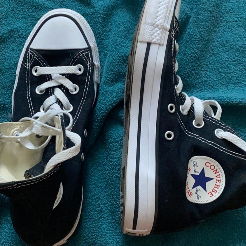 High-top black converse